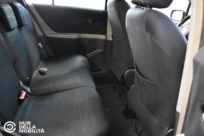 TOYOTA Yaris 1.0 5 porte Sol